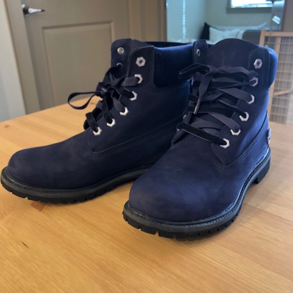 dark blue timbs
